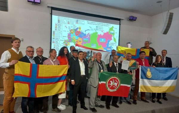 От империи к демократии