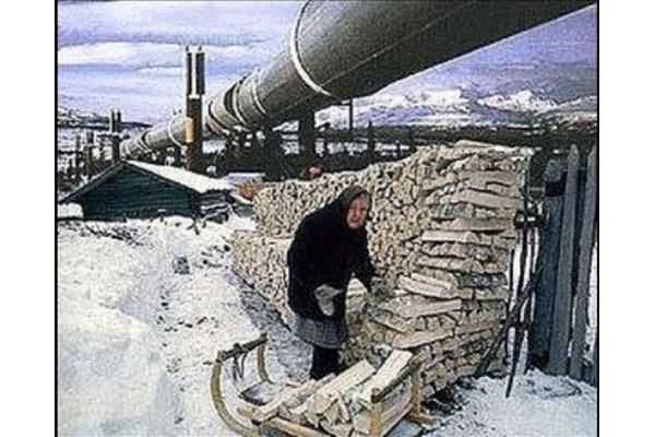 Москва строит только ИЗ Сибири, но не В Сибирь